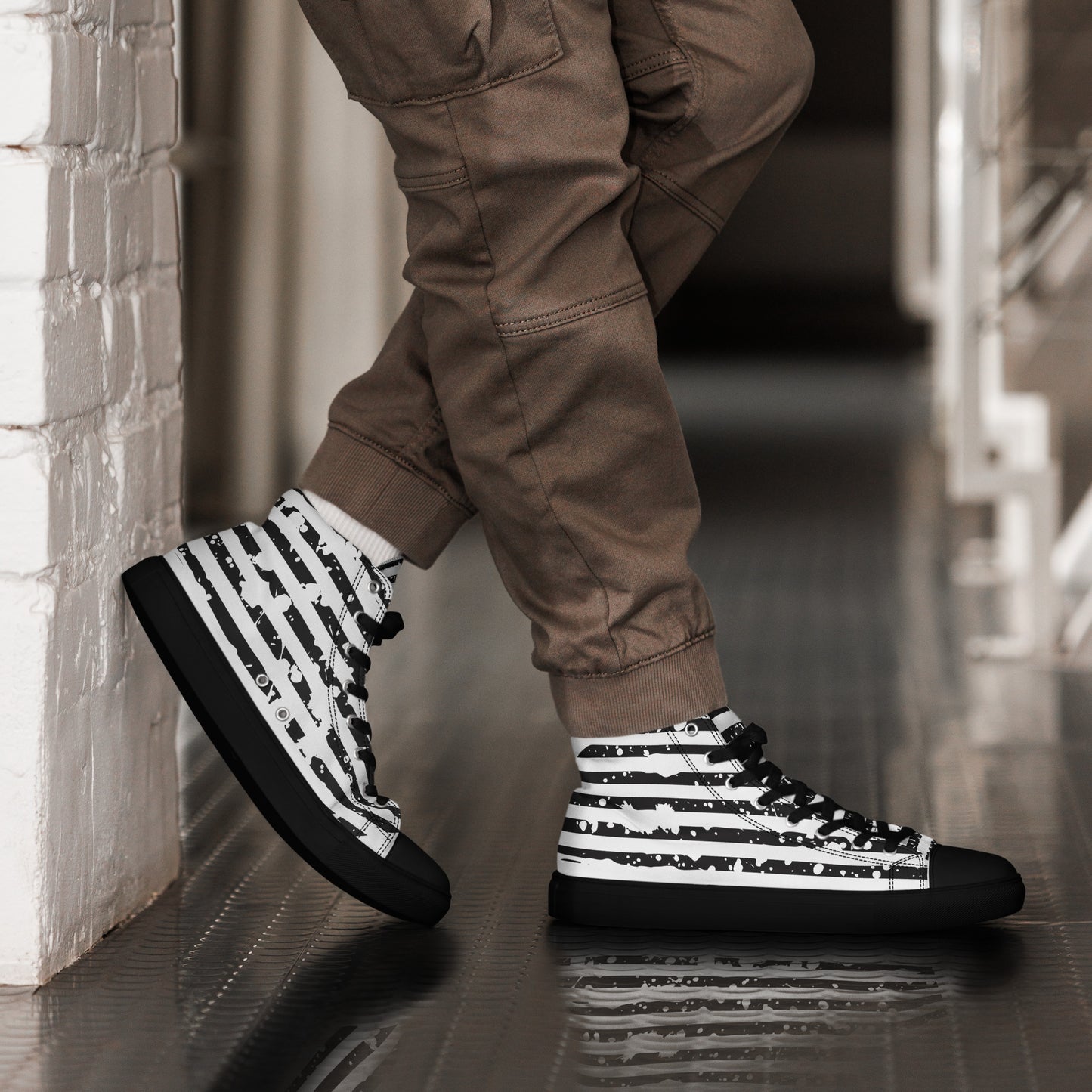 SHINE BRIGHT Men’s High Top Canvas Shoes (Black)