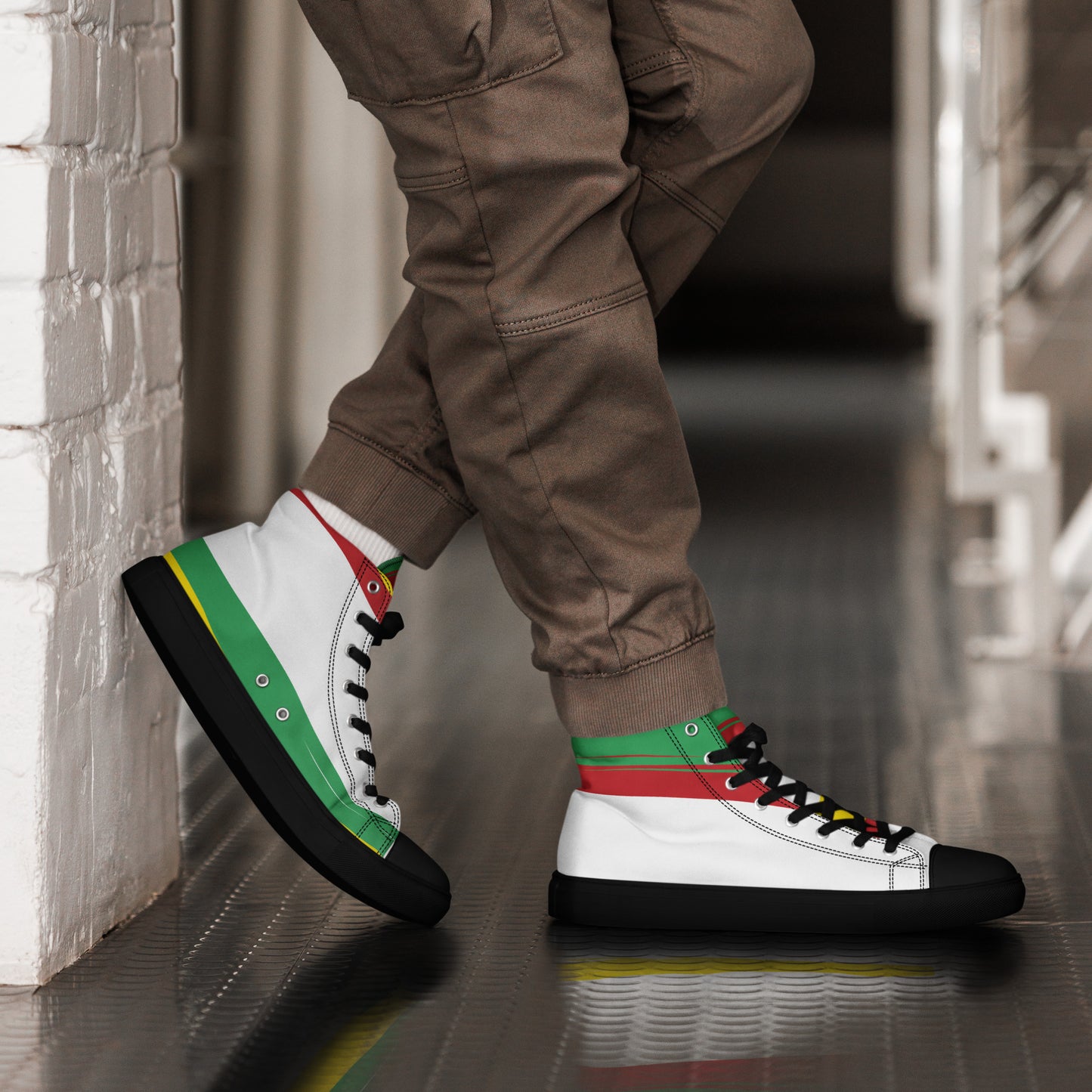 AFRICA STRIPES Men’s High Top Canvas Shoes (White)