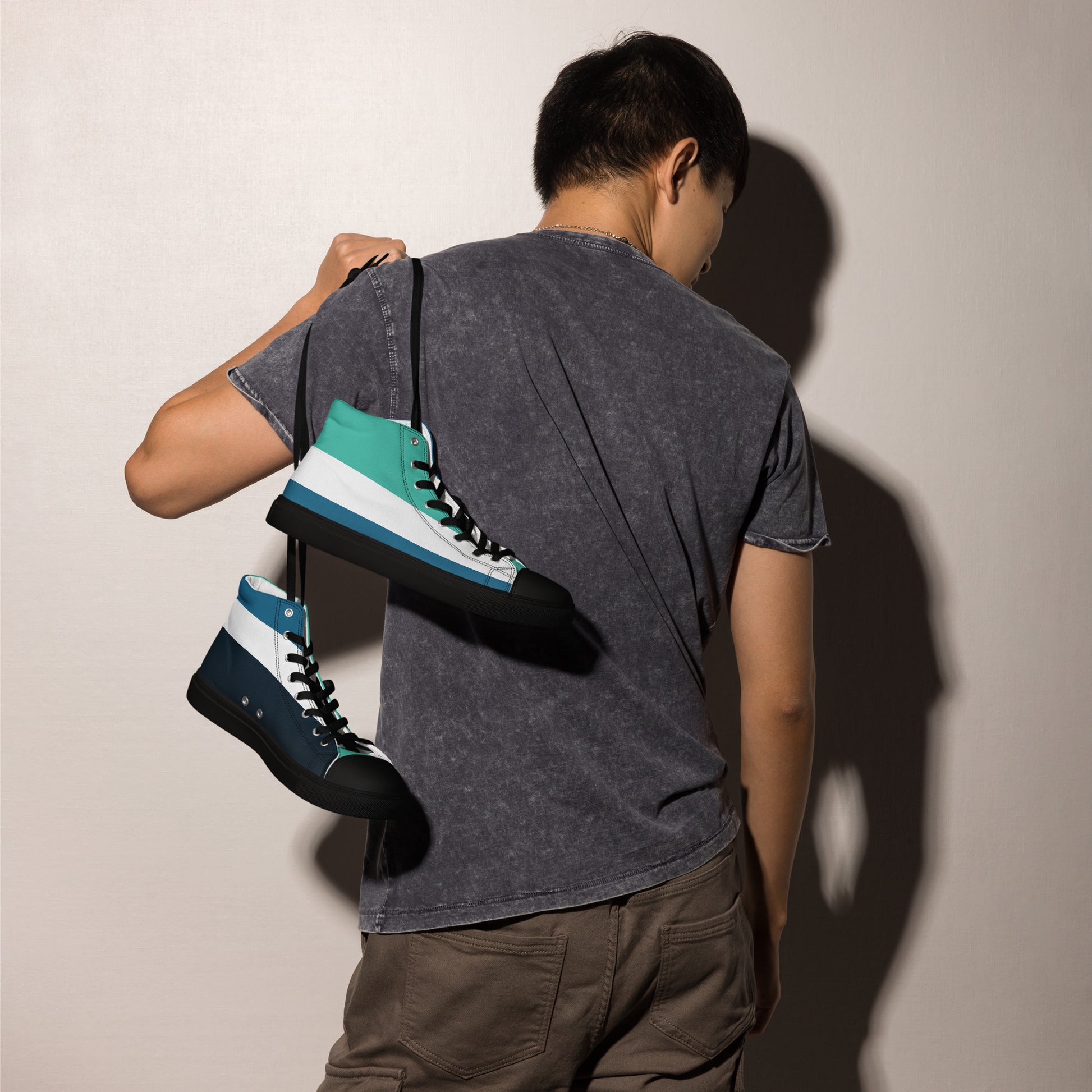 OCEAN DEPTHS Men’s High Top Canvas Shoes - SOULSKY