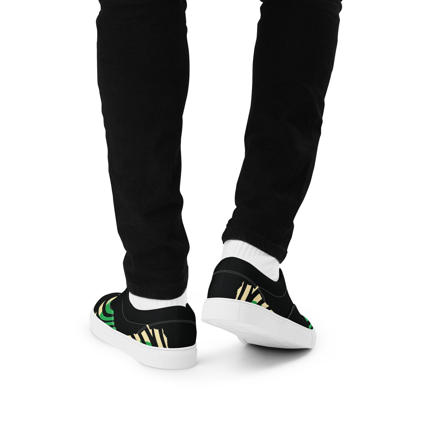 MAKE YOUR MARK Men’s Lace-Up Canvas Shoes