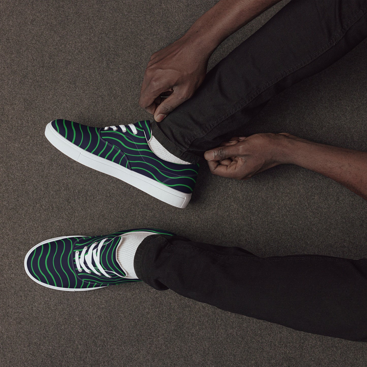 BE LIKE WATER Men’s Lace-Up Canvas Shoes