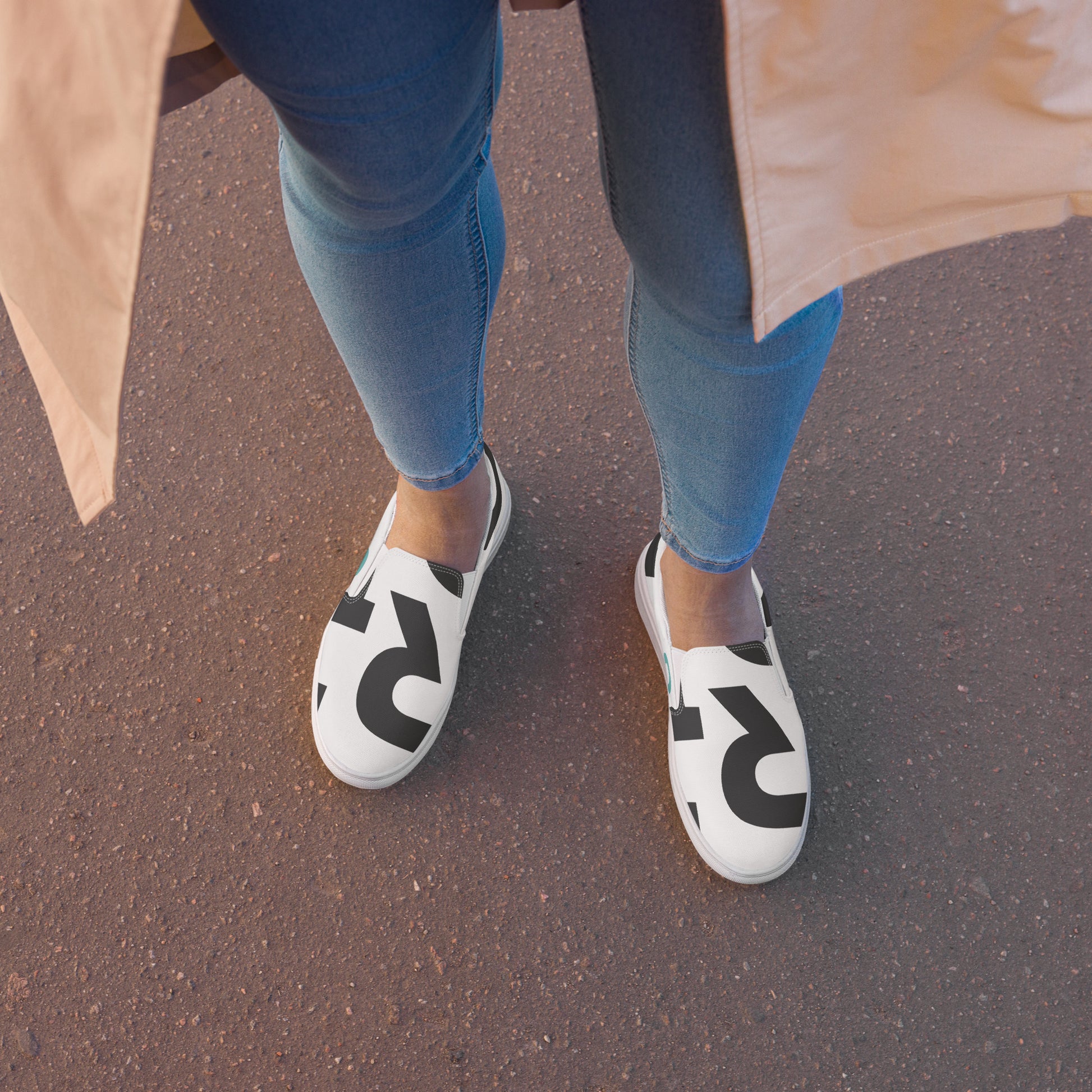 AFRICA IS THE FUTURE Women’s Slip-On Canvas Shoes (White) - SOULSKY