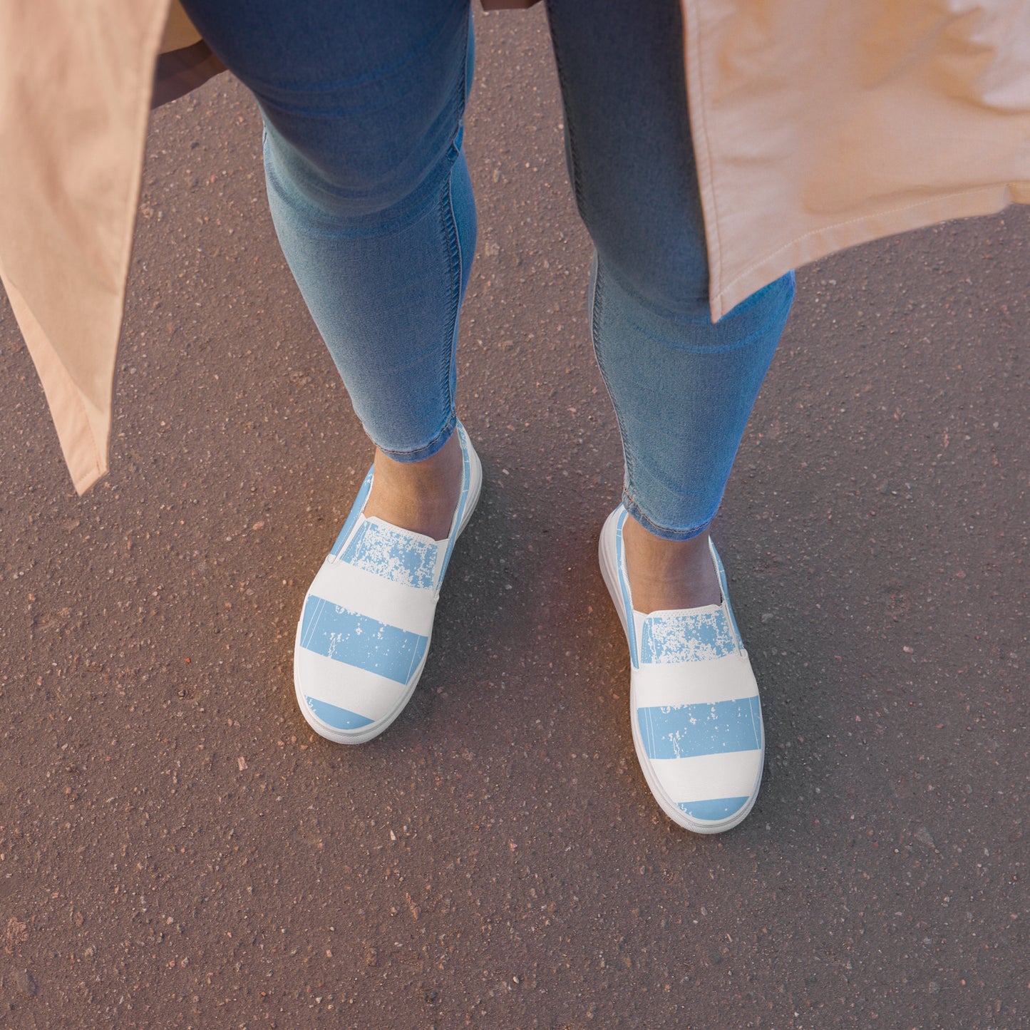 VICTORIOUS Women’s Slip-On Canvas Shoes