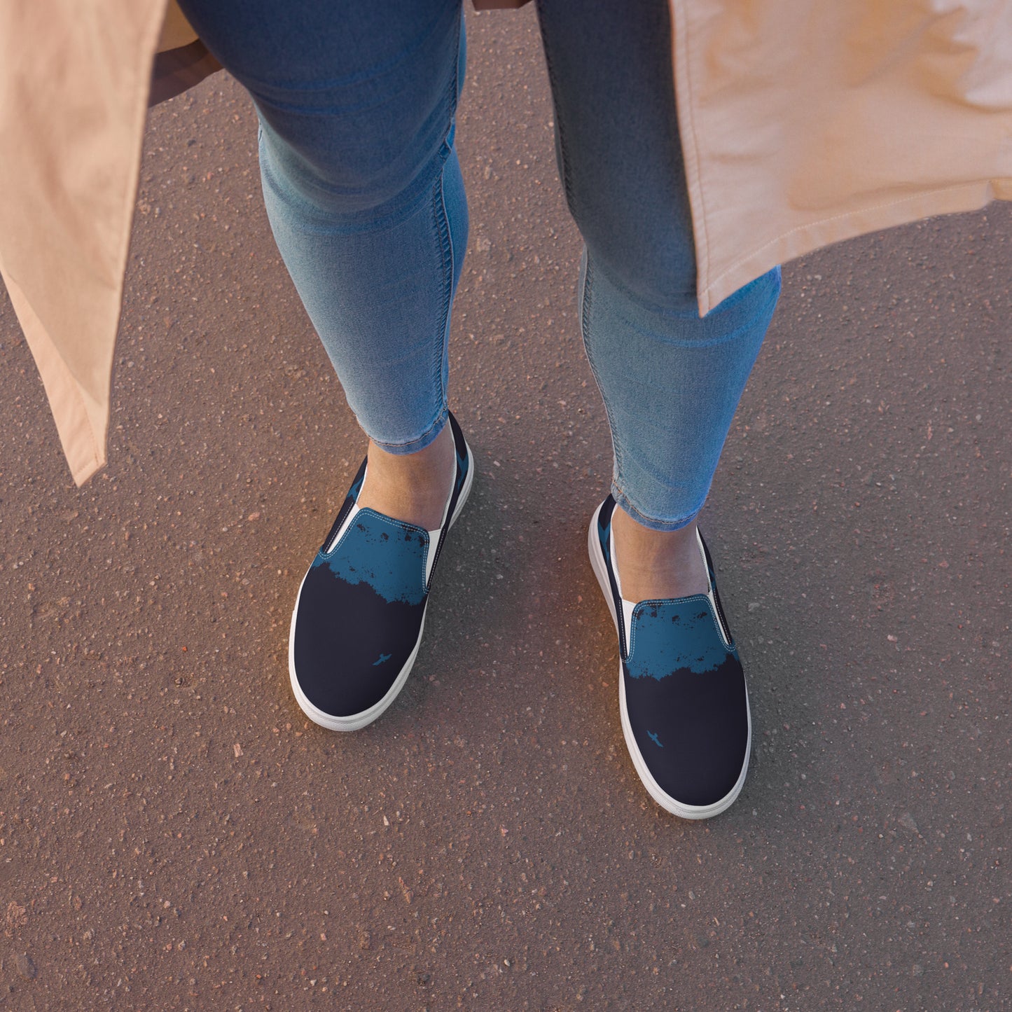 FAMILY Women’s Slip-On Canvas Shoes