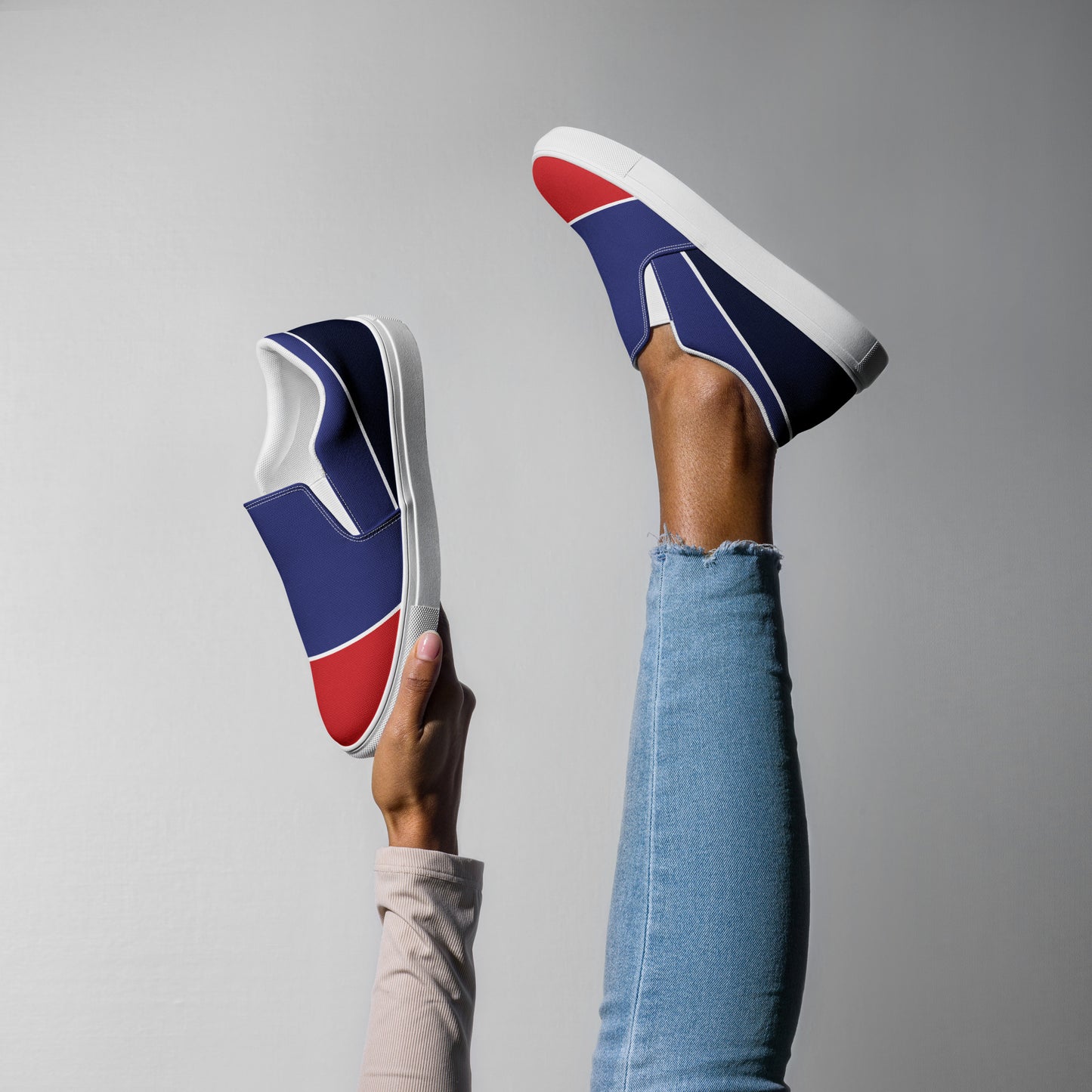PIONEER Women’s Slip-On Canvas Shoes